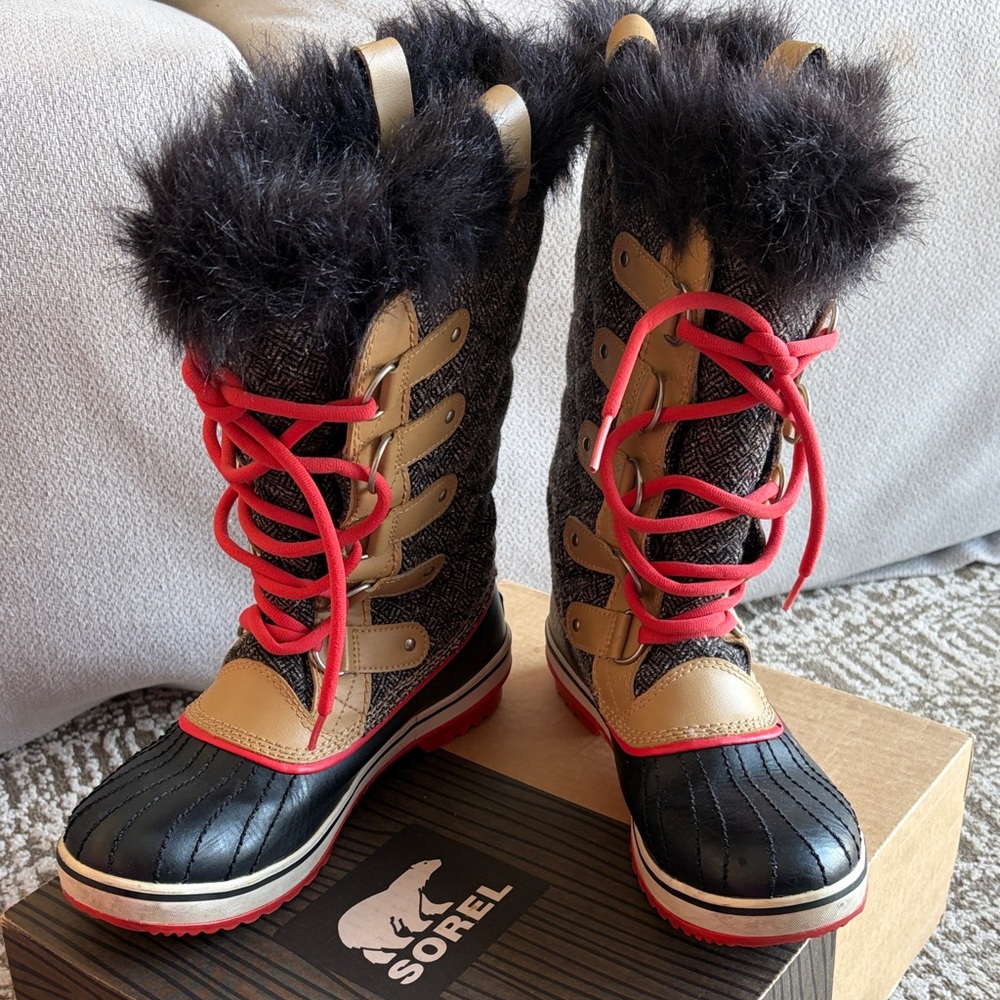 Sorel Tofino Herringbone Boots
